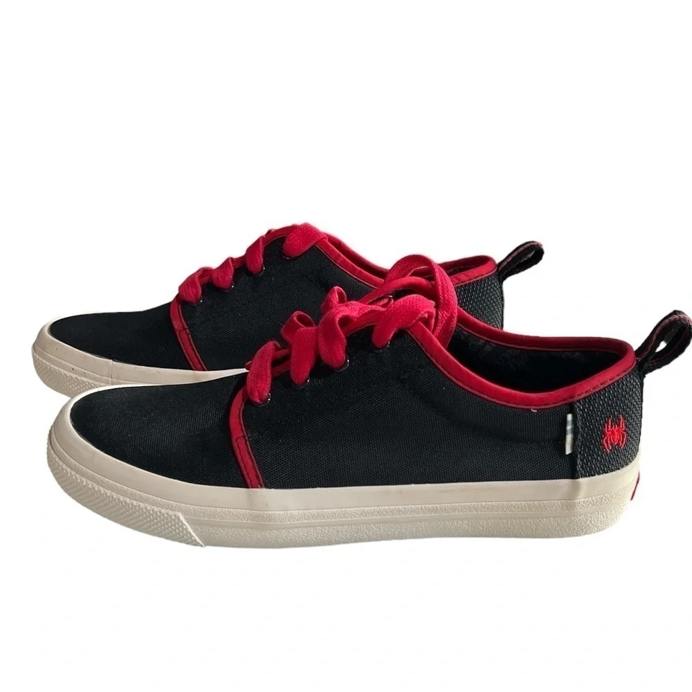 Marvel x TOMS Spider-Man Lace up Sneakers Shoes Youth 5.5